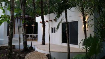 Pura Vida Guesthouse.