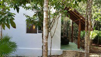 Pura Vida Guesthouse. 3*