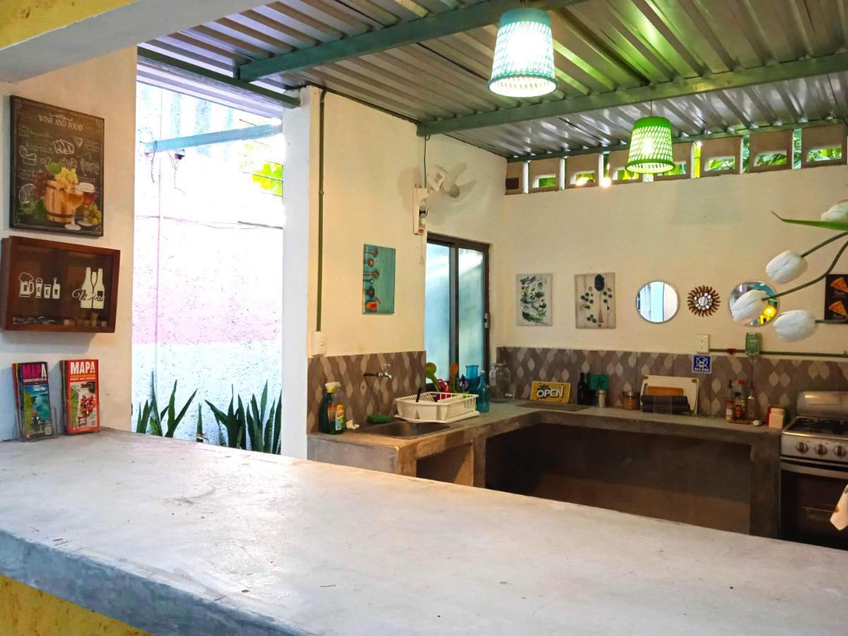 In Guest - Low Budget Small Room, With Wi-fi Private Bathroom At Downtown * Cancún