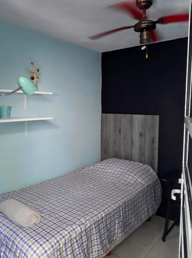 In Guest - Low Budget Small Room, With Wi-fi Private Bathroom At Downtown