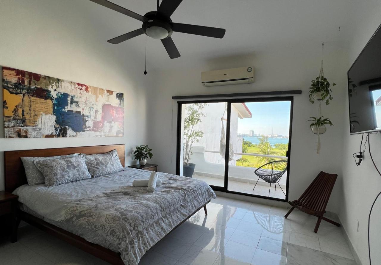 Big Penthouse With Amazing View, Private Rooftop & Jacuzzi Apartamento