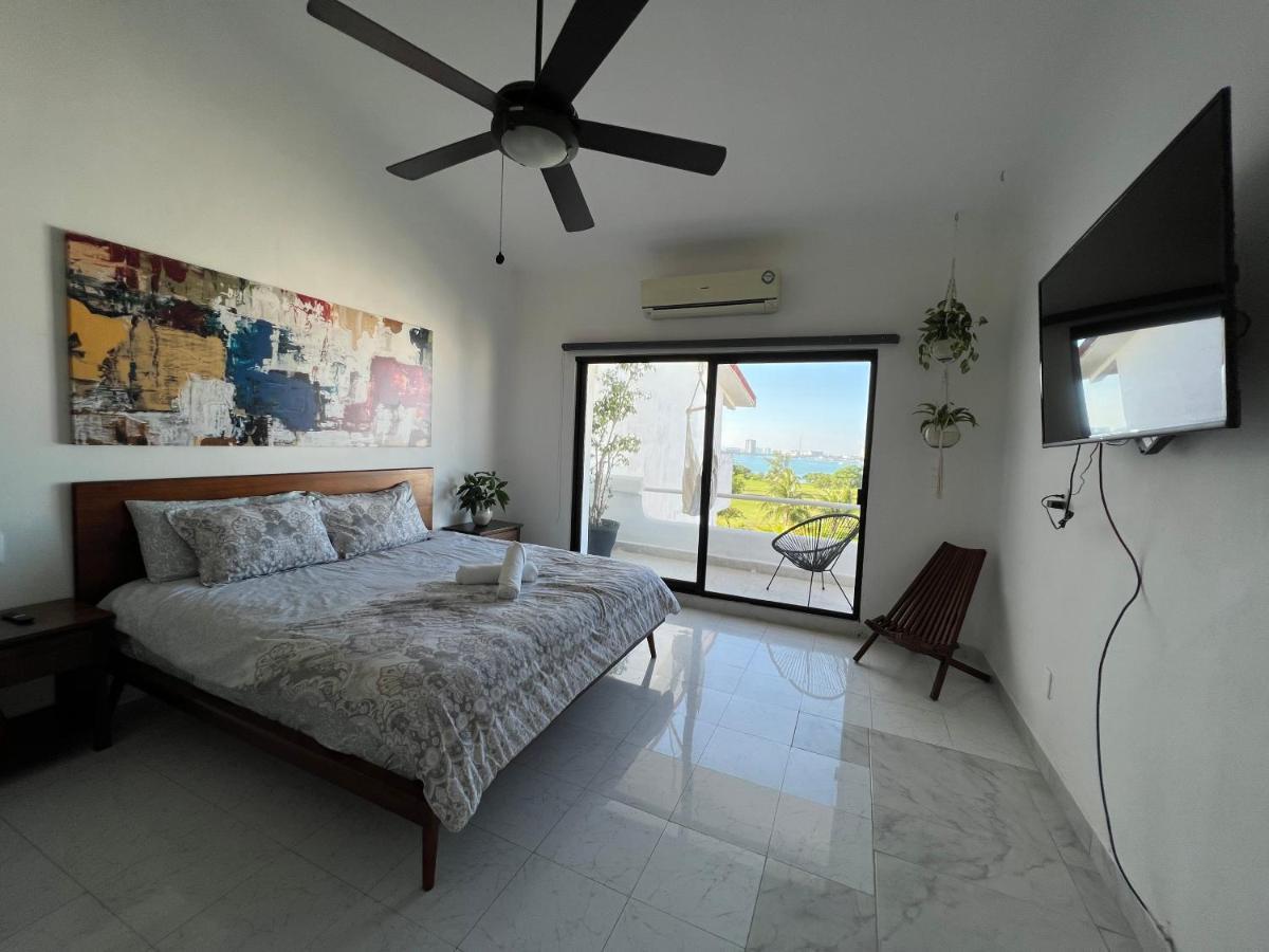 Big Penthouse With Amazing View, Private Rooftop & Jacuzzi * Cancún