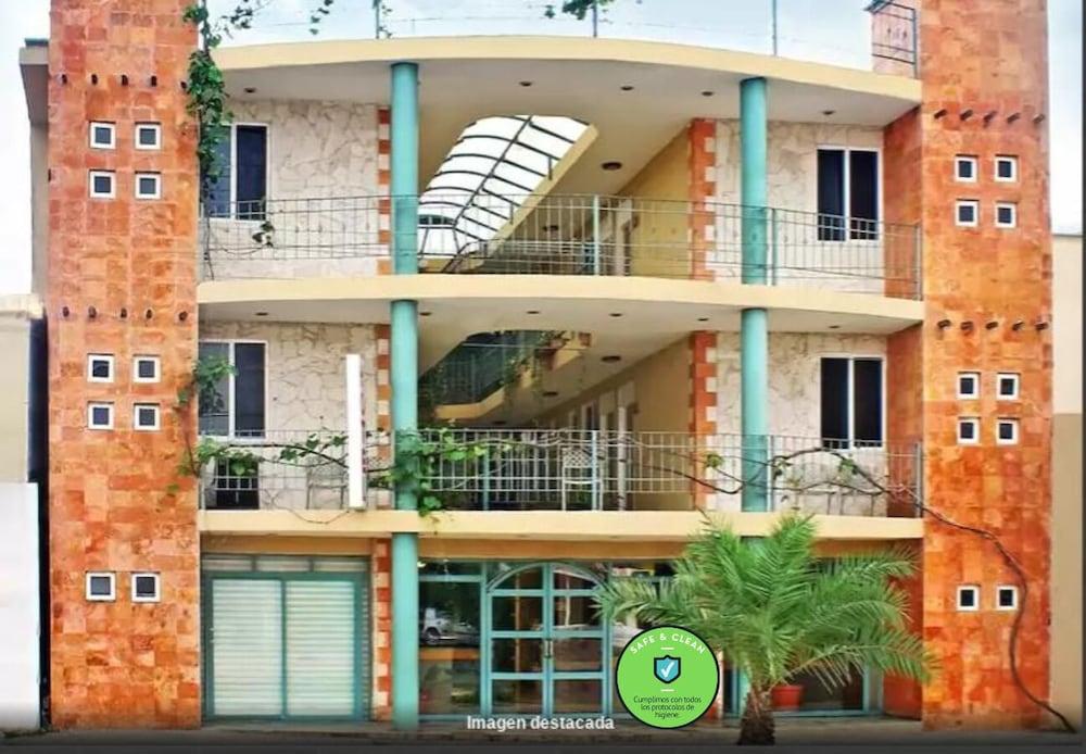 Dogtown Hotel