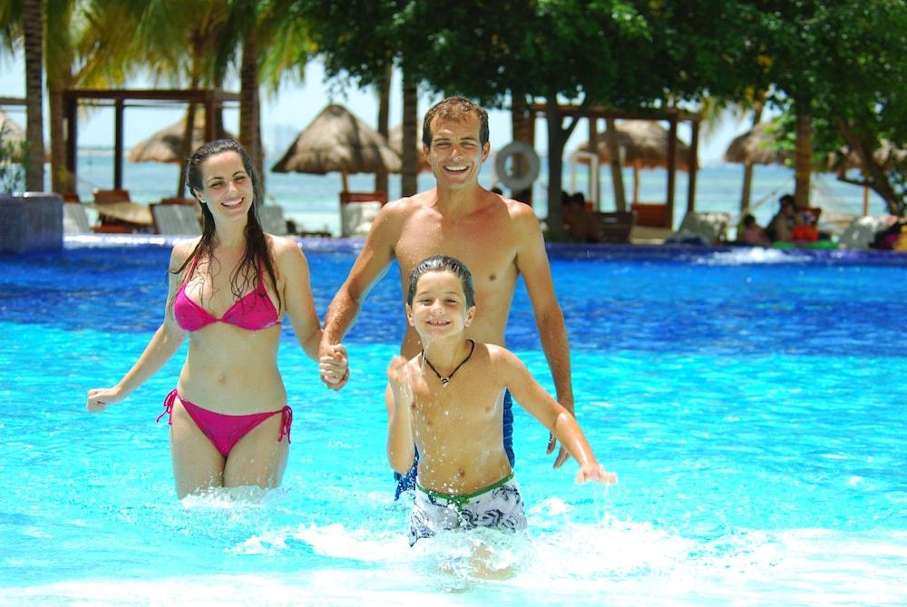 Grand Oasis Palm Resort