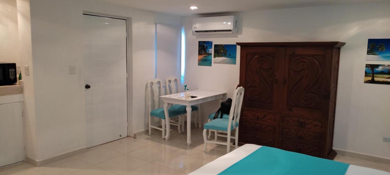 Caribbean Turquoise With Access To The * Cancun