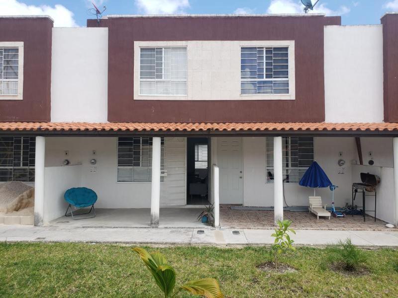 Сasa de vacaciones Descanso y diversión en privadas turquesa. Casa con alberca y terraza, Ven y disfruta. *
