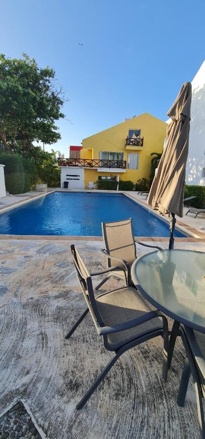 Villa Chloe. Modern 4 House With Pool