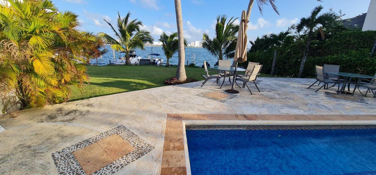 Chloe. Modern 4 House With Pool Villa *