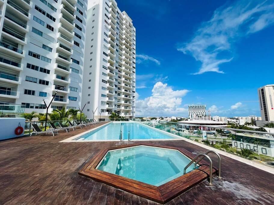 Amazing View 2 Bedroom Apto,5 Min To Hz,malldownstairs Ny1601 Apartamento Cancún