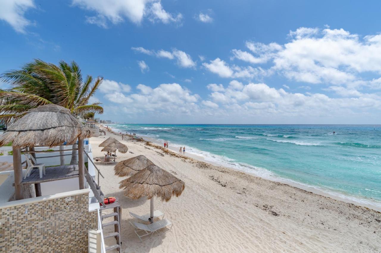 Ocean View Three Bedroom, Three Story Penthouse By The Apartahotel Cancún