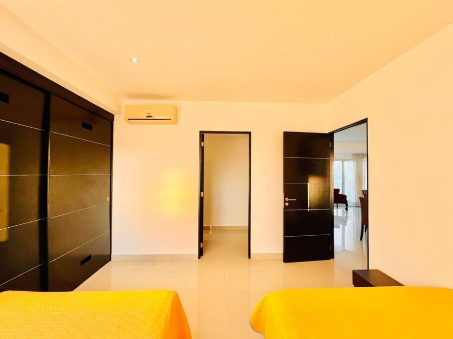 Amazing View 2 Bedroom Apto,5 Min To Hz,malldownstairs Ny1601 *