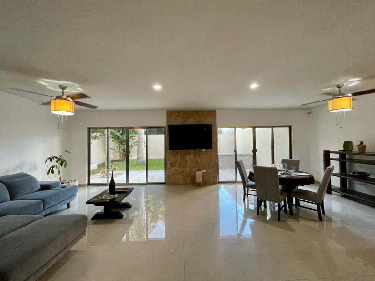Casa Con Amplios Espacios