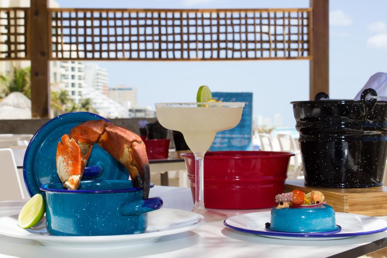 Live Aqua - Adults Only -