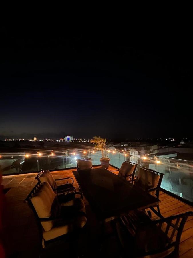 Big Penthouse With Amazing View, Private Rooftop & Jacuzzi Apartamento Cancún