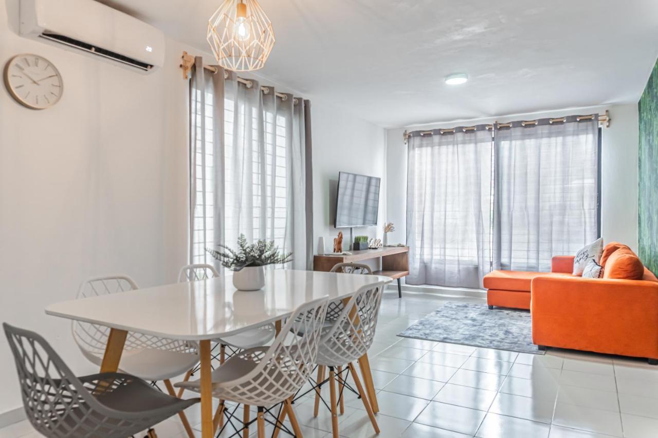 Apartamento Pako - Luxurious & Spacious 2 Bedroom Close To The Beach, Free Wi-fi, Ideal Location In Downtown Centro