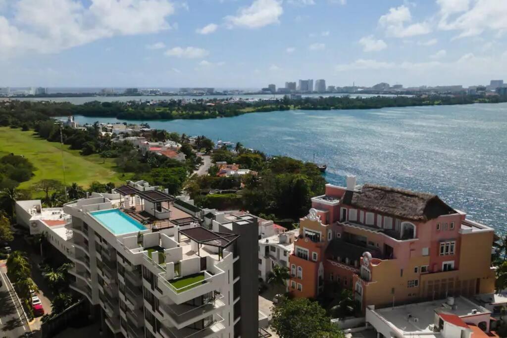 Beautiful Well Located In The Zone Of Apartment *
