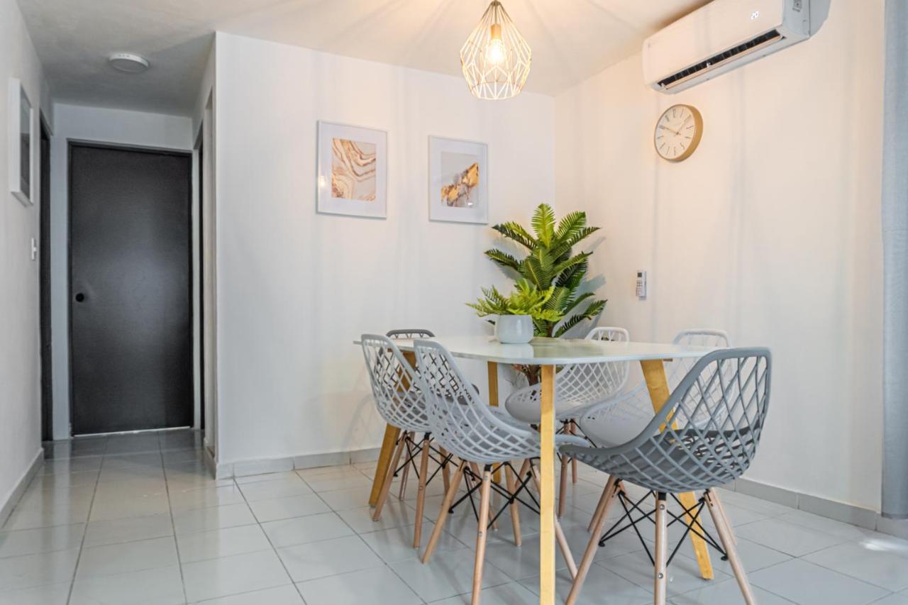 Pako - Luxurious & Spacious 2 Bedroom Close To The Beach, Free Wi-fi, Ideal Location In Downtown Centro *