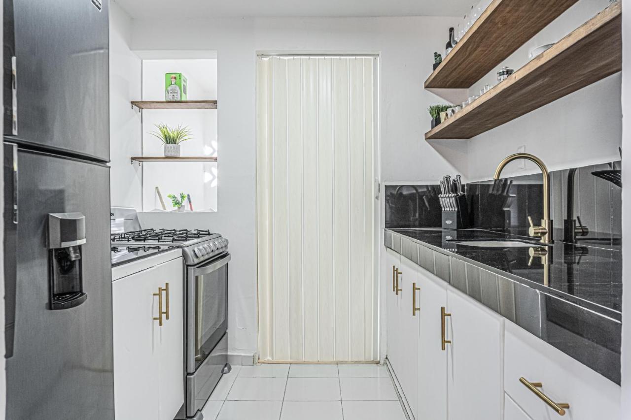 Pako - Luxurious & Spacious 2 Bedroom Close To The Beach, Free Wi-fi, Ideal Location In Downtown Centro