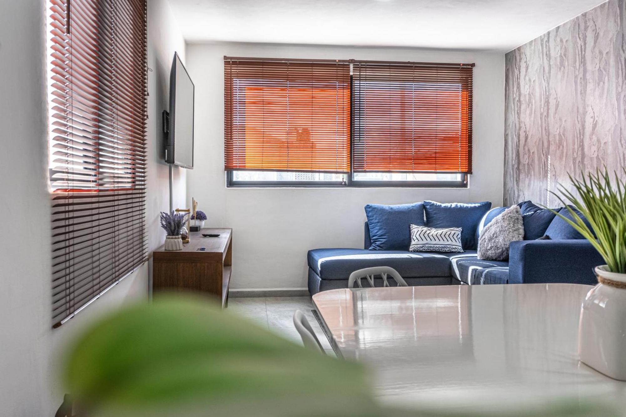 Apartamento Pako - Luxurious & Spacious 2 Bedroom Close To The Beach, Free Wi-fi, Ideal Location In Downtown Centro