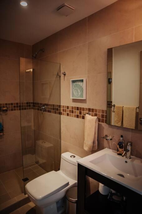 Beautiful 2b 2br Ocean/lagoon View Pool Gym Apartamento