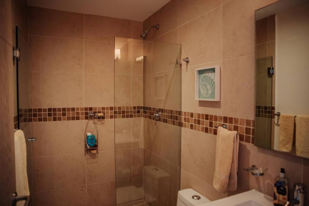Beautiful 2b 2br Ocean/lagoon View Pool Gym *