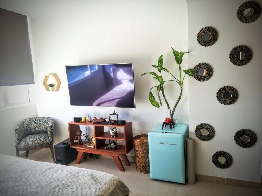 Beautiful 2b 2br Ocean/lagoon View Pool Gym