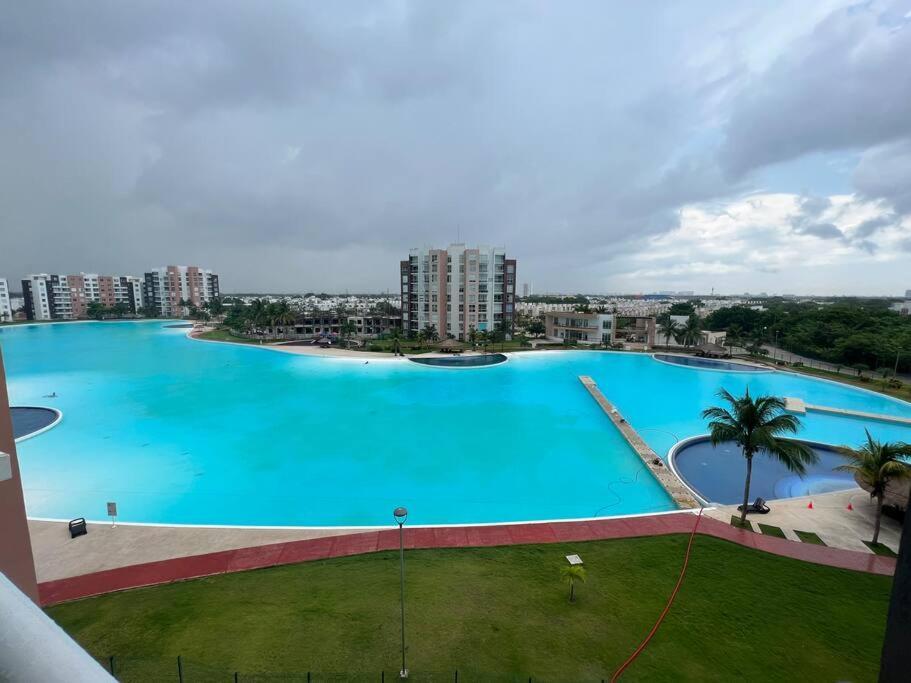 Apartamento лагуна. прохладная. с бассейном, 15 мин от моря Cancún