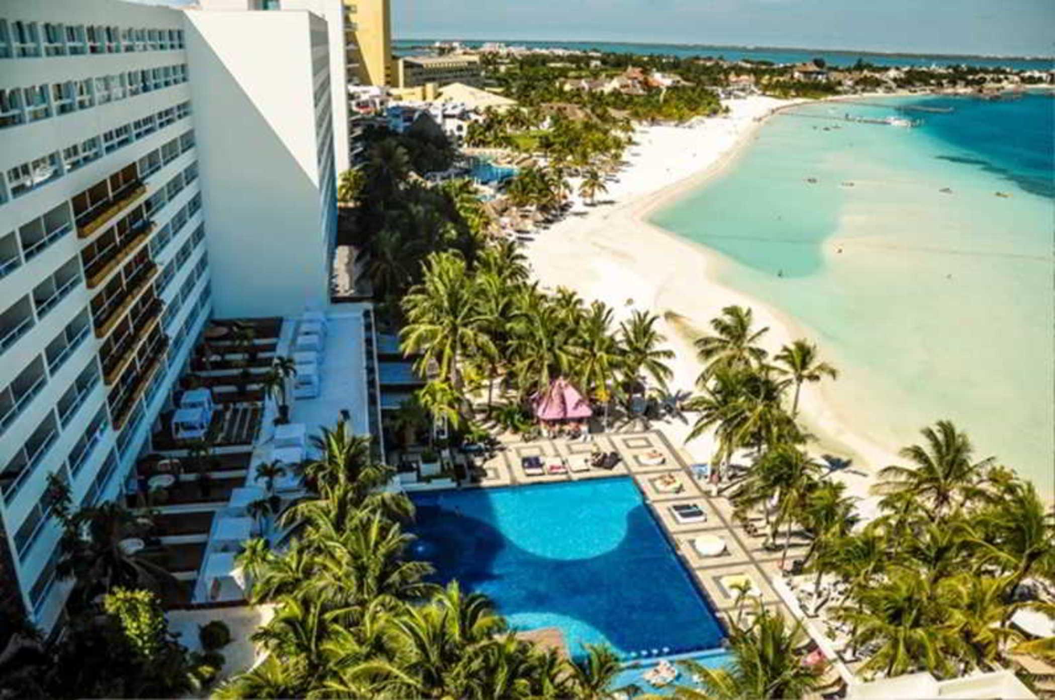 Resort Dreams Sands & (adults Only) Cancún