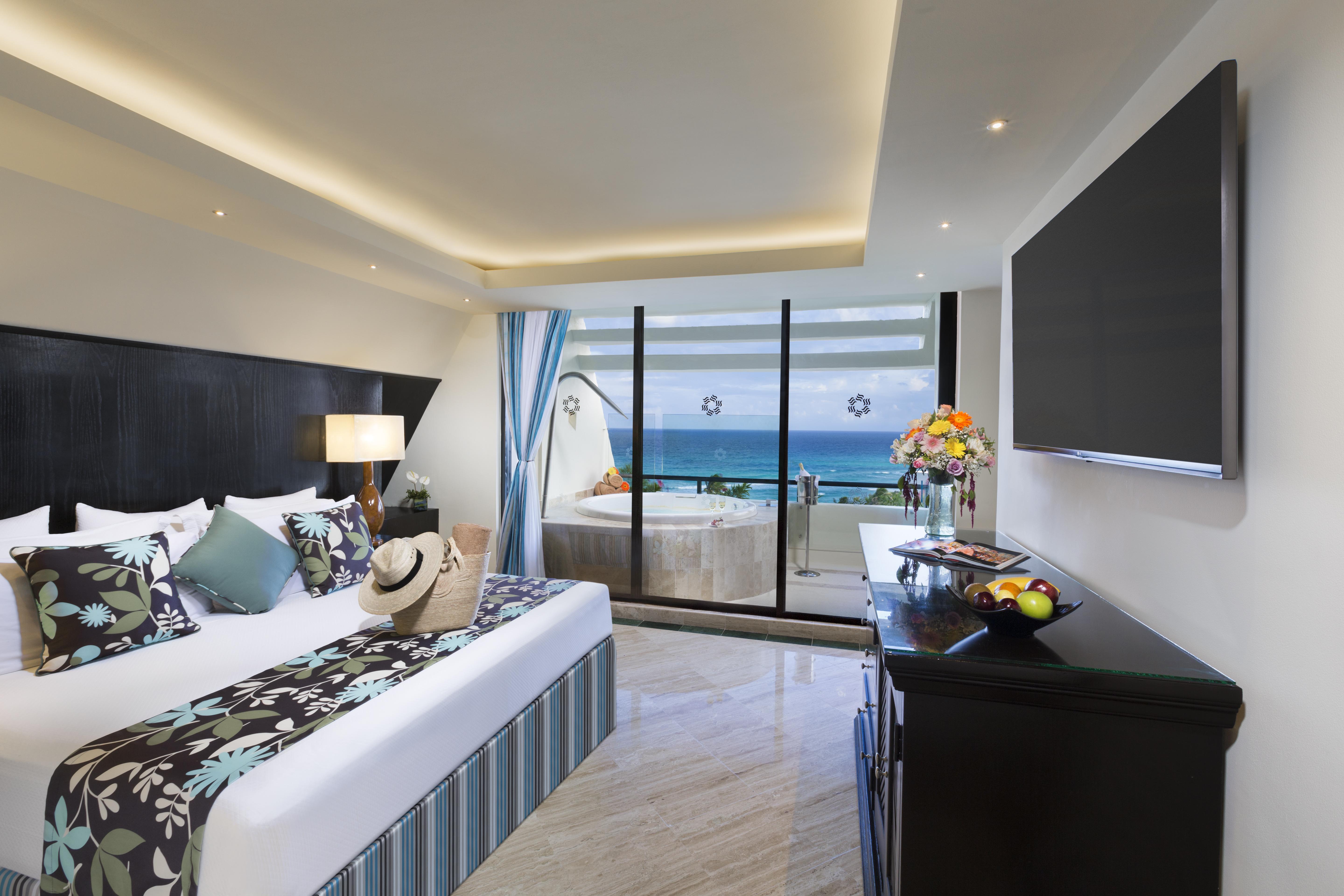 The Pyramid By Oasis Resort 5*