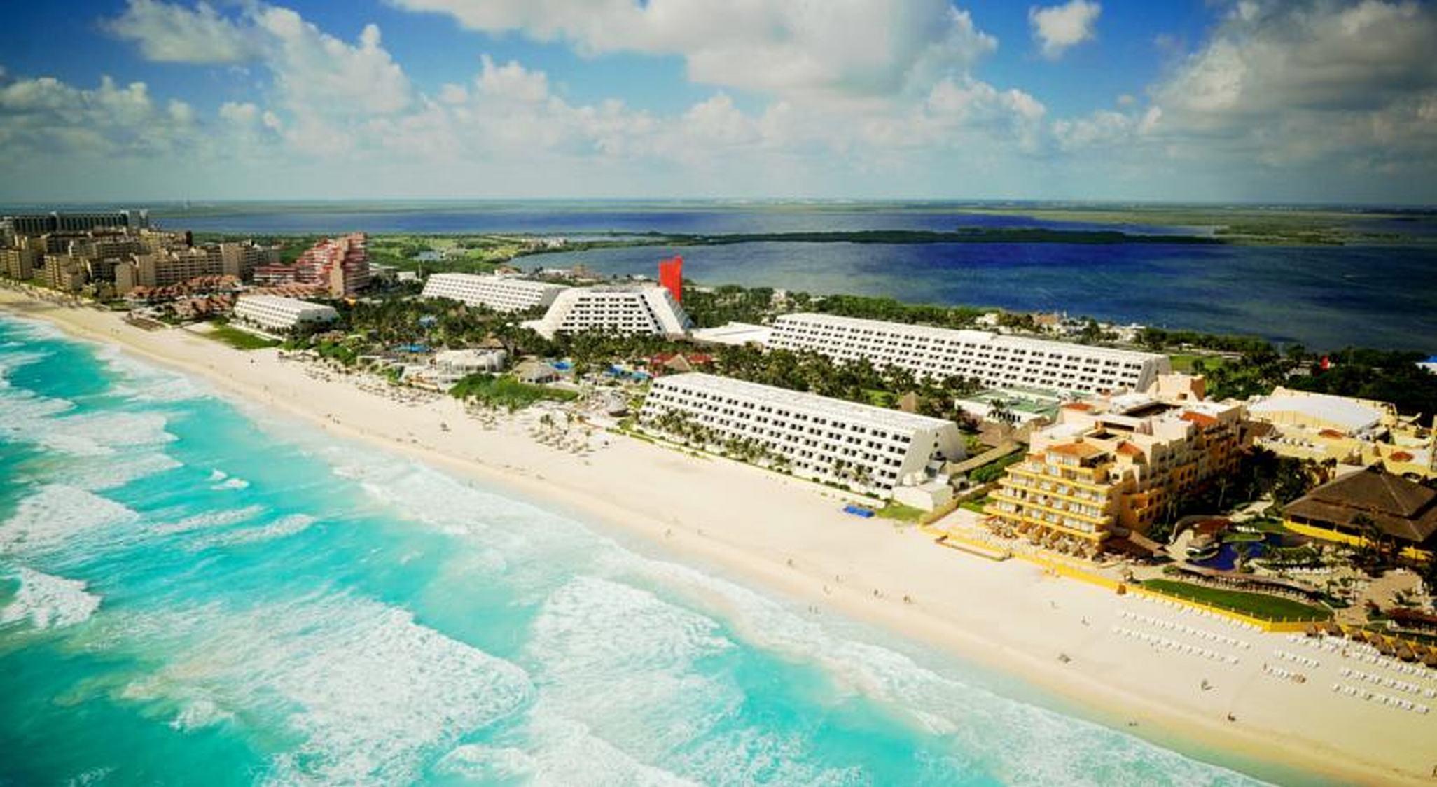 The Pyramid By Oasis Resort Cancún