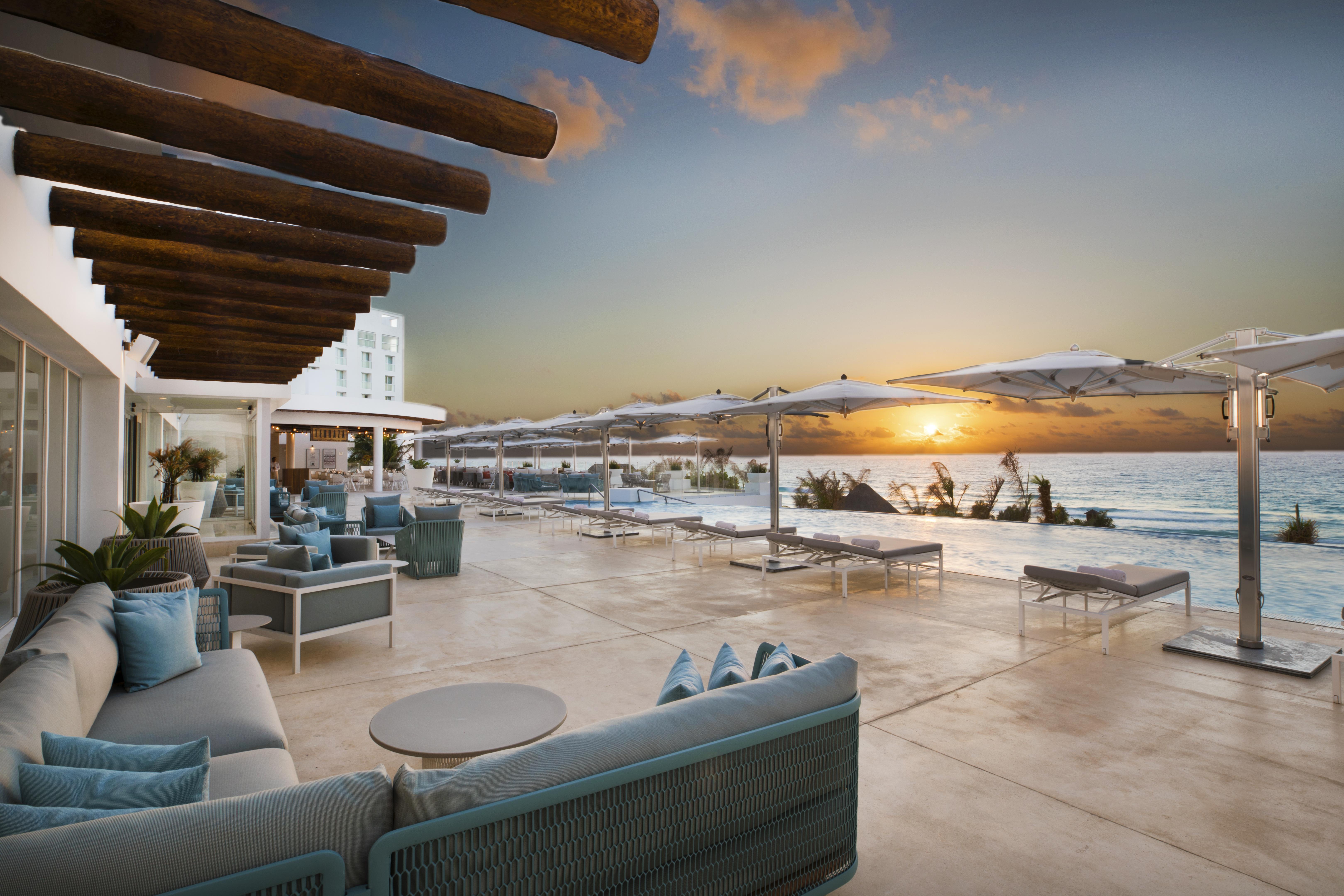 Le Blanc - Adults Only -
