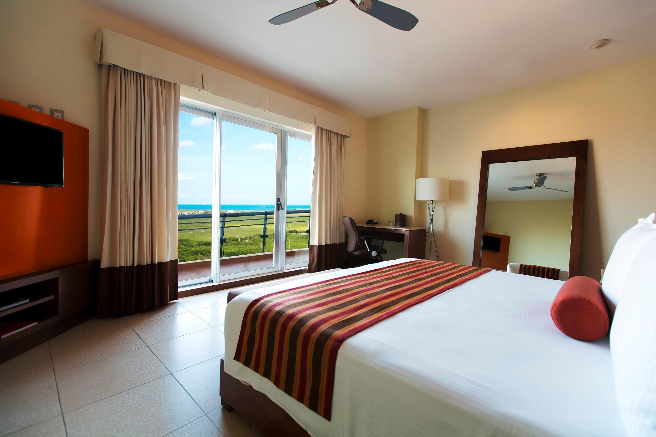 Krystal Urban Centro Hotel 4*