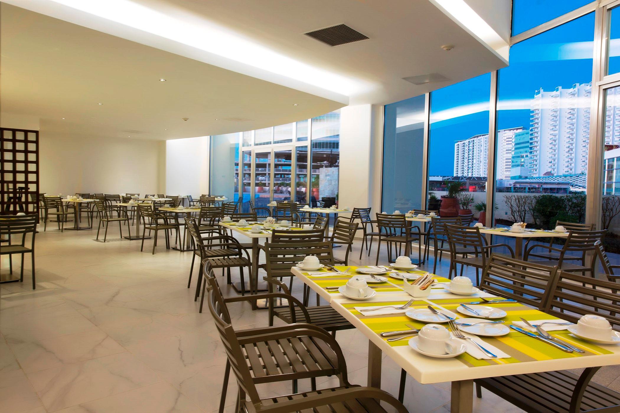 Krystal Urban Centro Hotel 4*
