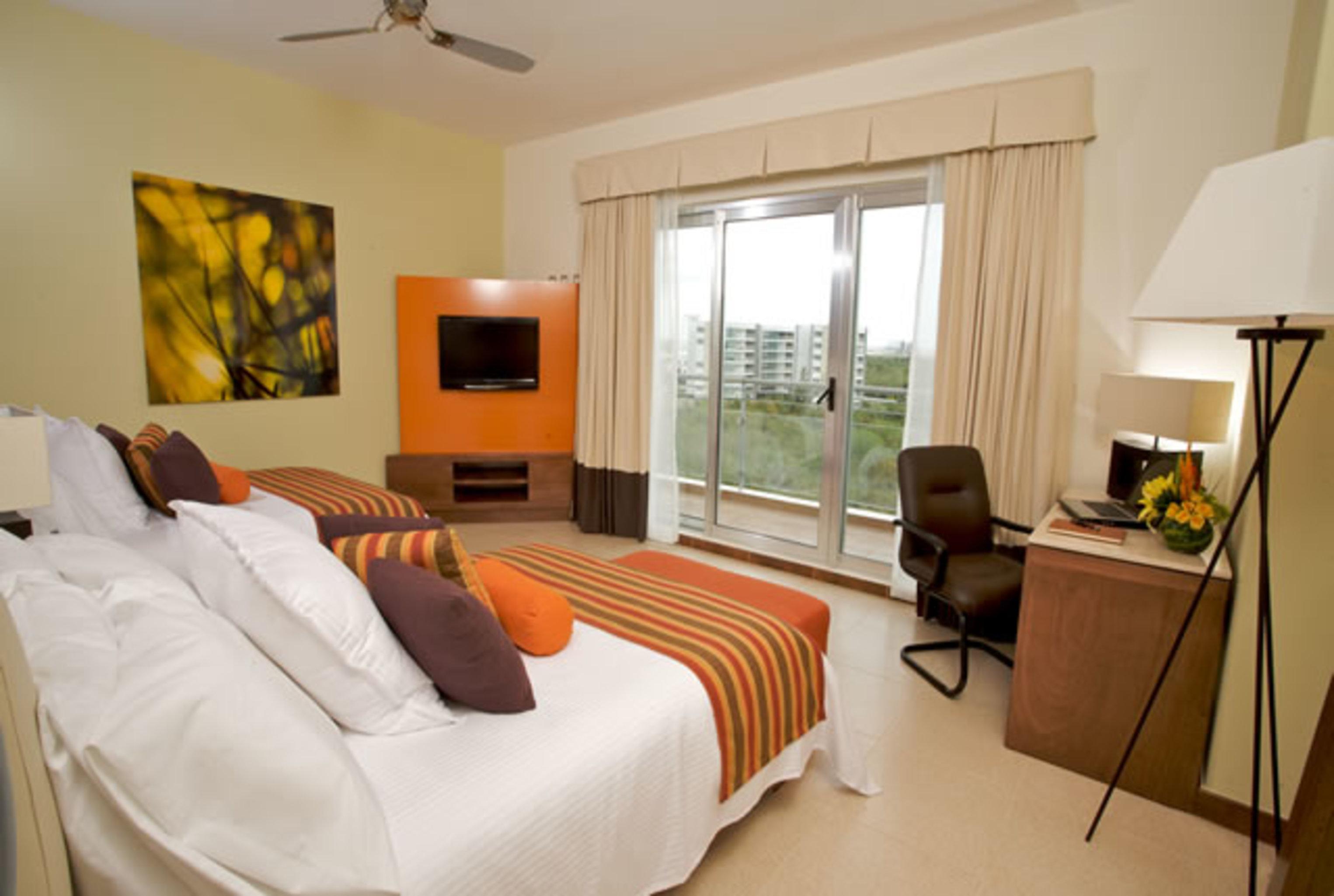 Hotel Krystal Urban Centro 4*
