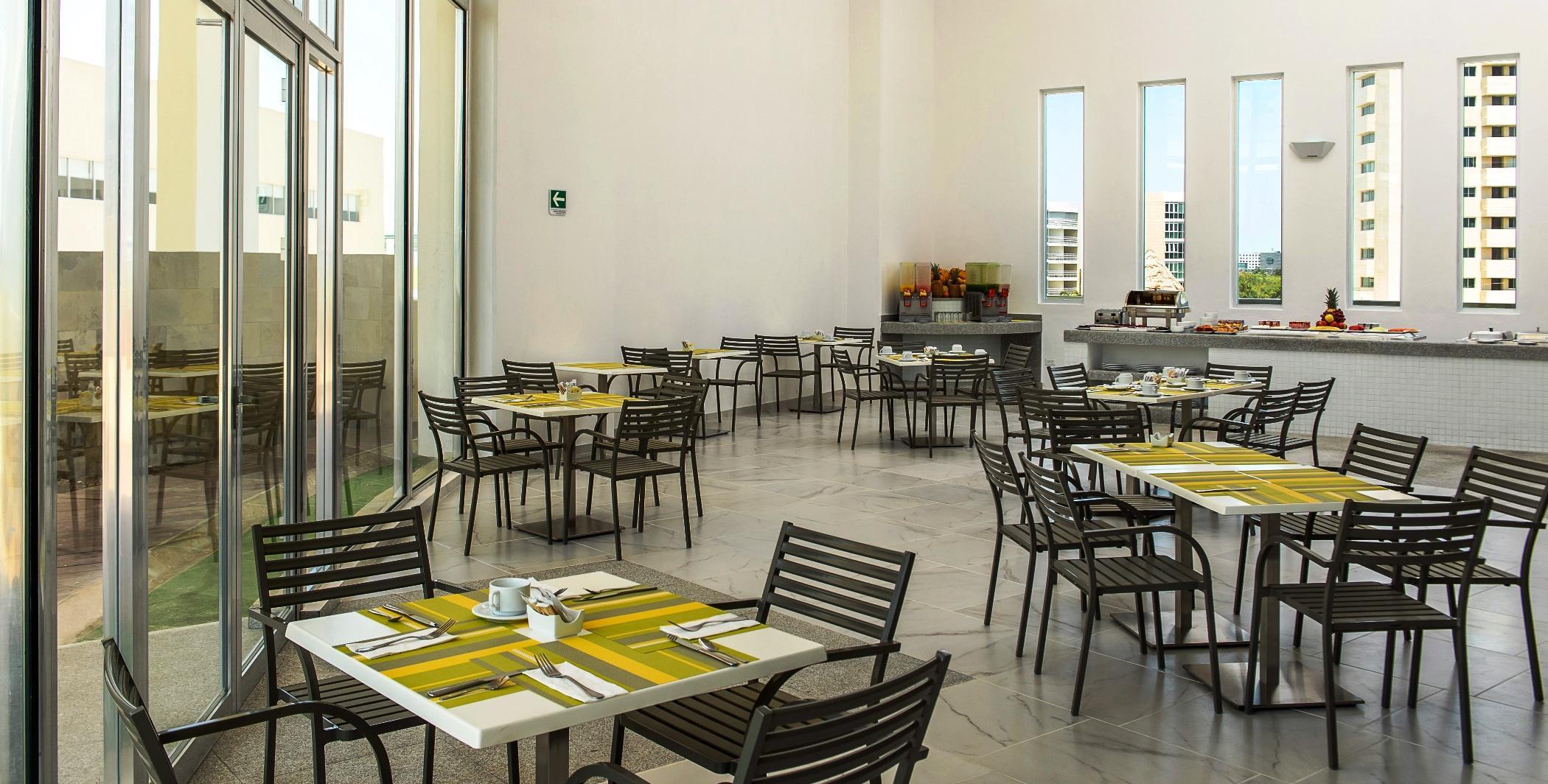 Krystal Urban Centro 4* Cancún