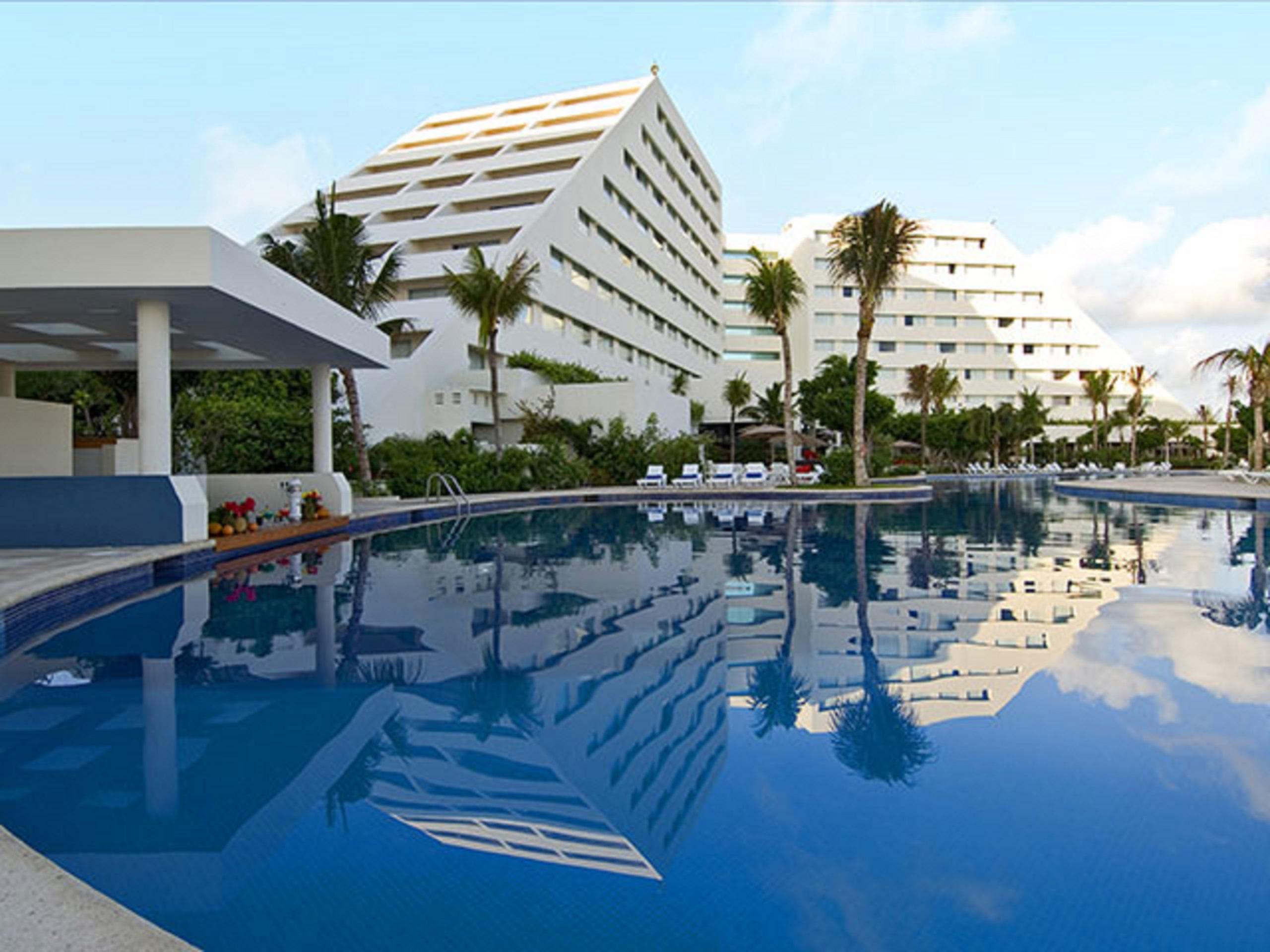 Oasis Palm Cancún