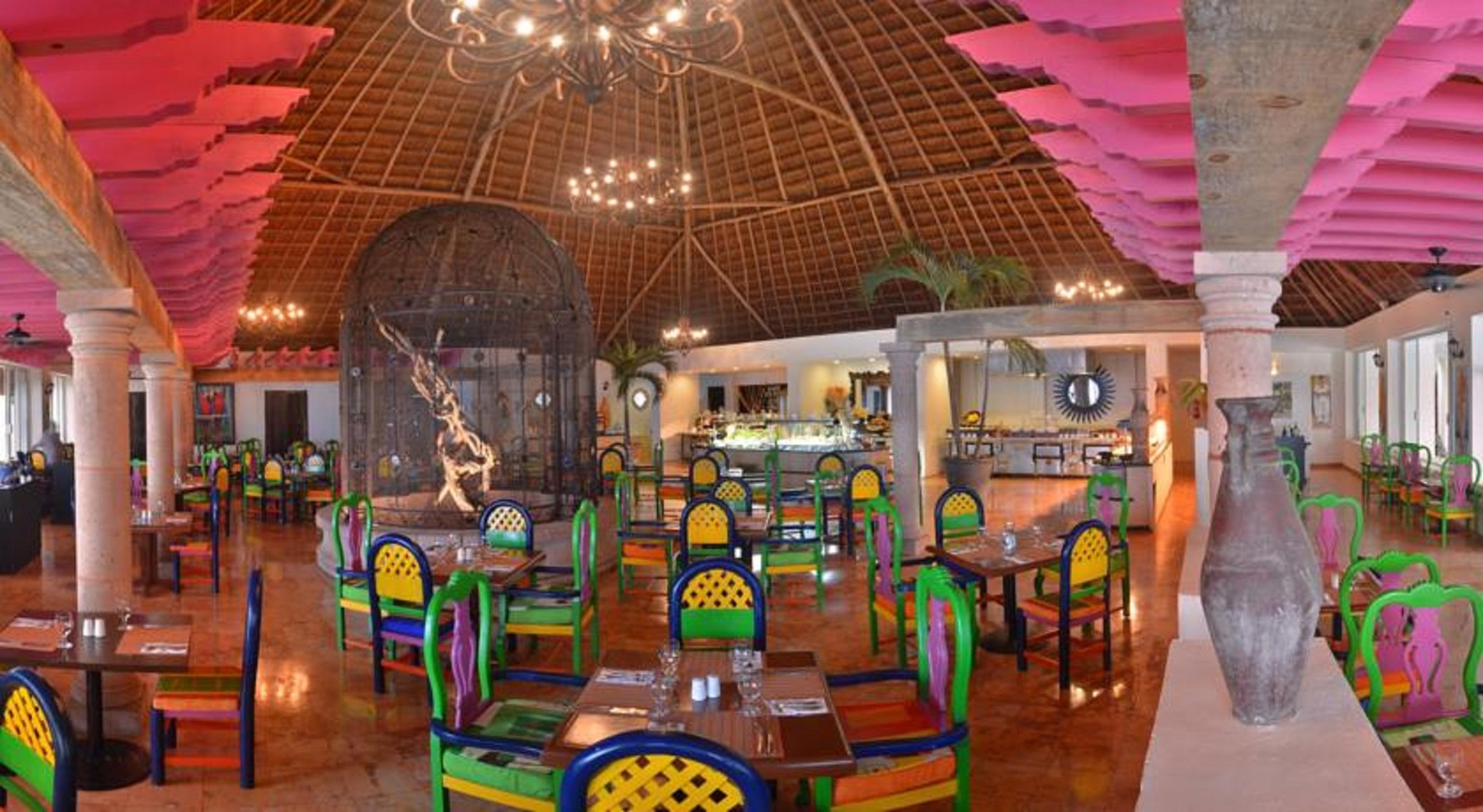 Oasis Palm Cancún