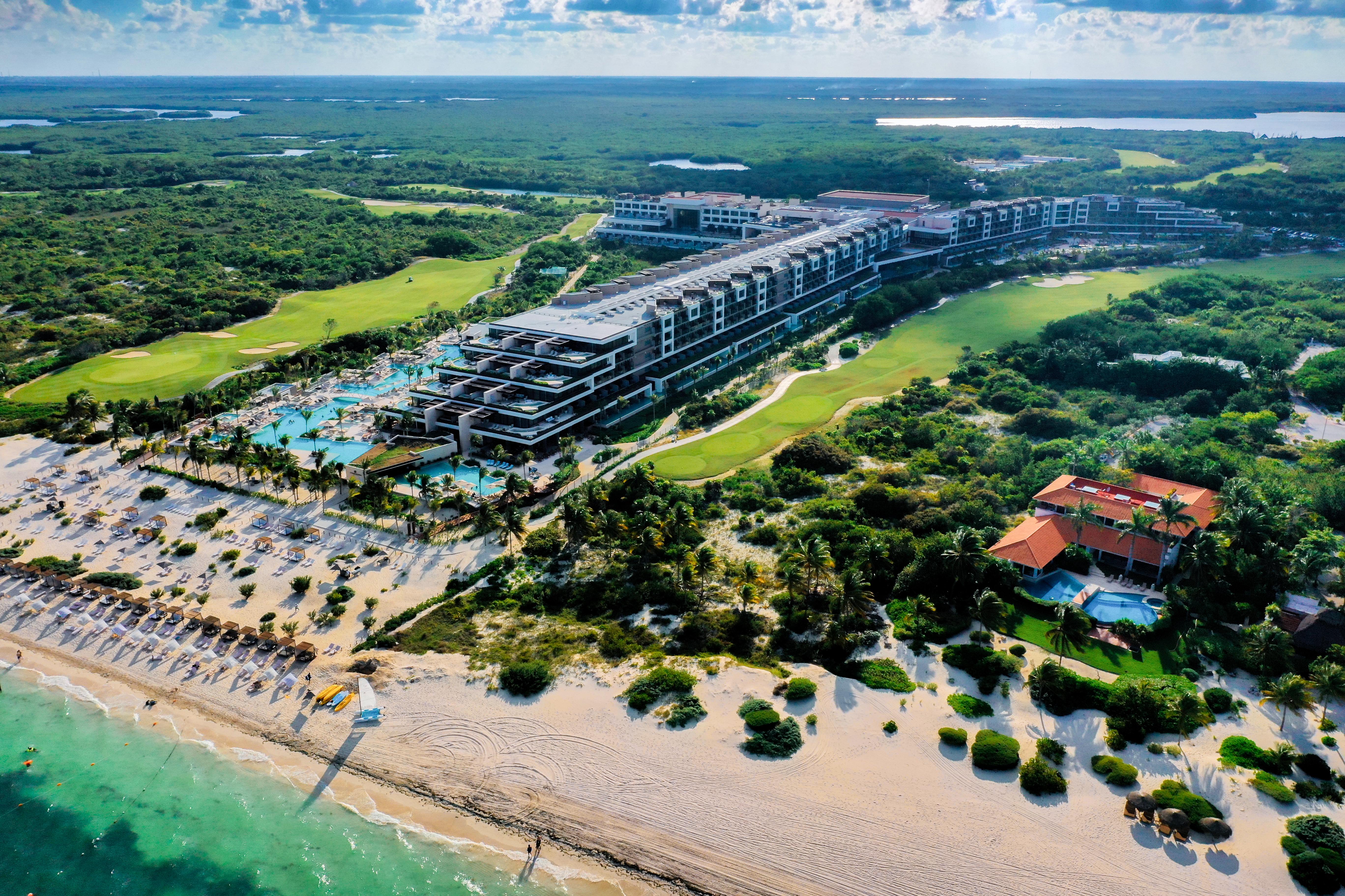 Estudio Playa Mujeres - Family Experience Resort