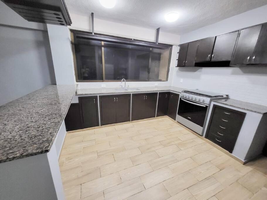 Departamento De 3 Y 3 Baños. *