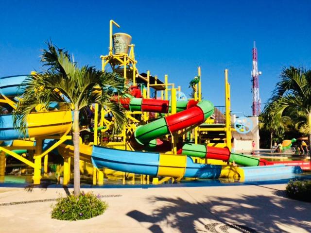 Punta Me Beautiful Beach Front In The & Waterpark *