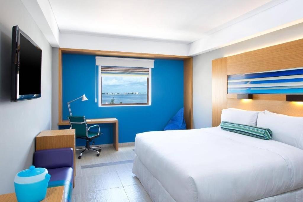 Oceanfront El Mechokan *