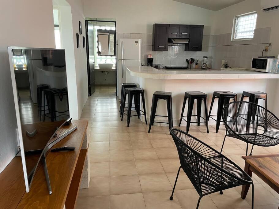 Apartamento Cazón - Amplio Departamento A Pasos De La Zona Hotelera Y Puerto *
