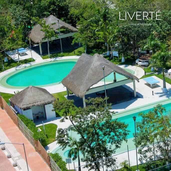 Apartamento Hermoso Piscina, Céntrico, área Libre. *
