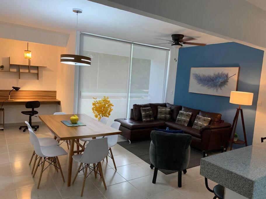 Hermoso Piscina, Céntrico, área Libre. Apartamento Cancún