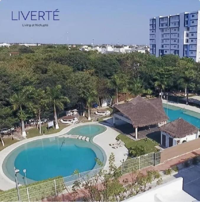 Apartamento Hermoso Piscina, Céntrico, área Libre. Cancún