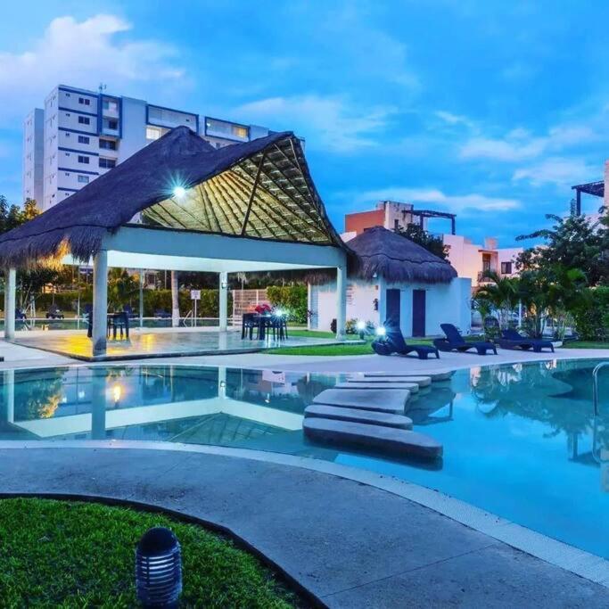 Apartamento Hermoso Piscina, Céntrico, área Libre. *