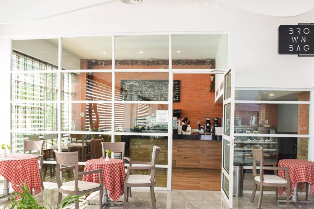Lovely At The Beach, Stunning Ocean View #1209 * Cancun