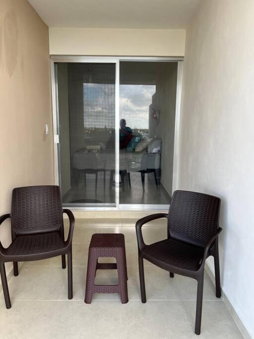 2 Bedroom Condo, Pool, Great Wifi & Tvs Apartamento