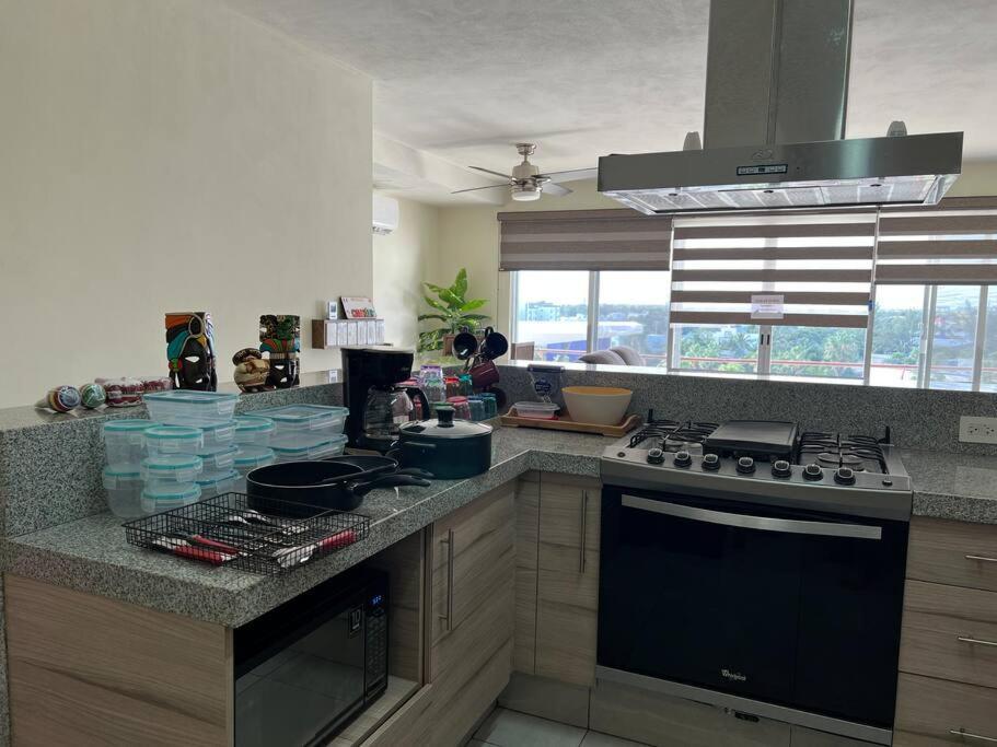 2 Bedroom Condo, Pool, Great Wifi & Tvs Apartamento