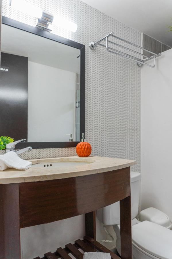 Pako - Luxurious & Spacious 2 Bedroom Close To The Beach, Free Wi-fi, Ideal Location In Downtown Centro *